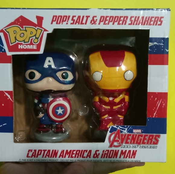 Salt and Pepper Shakers ( Captain America and Iron Man) - Picture 3 of 4